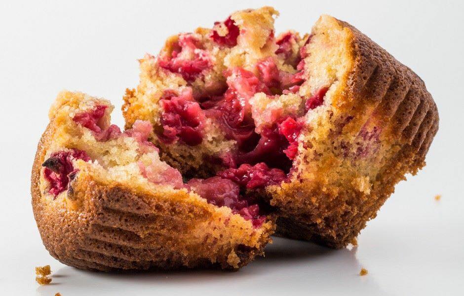gluten-free-ginger-paleo-baking-mix-rasberry-muffin
