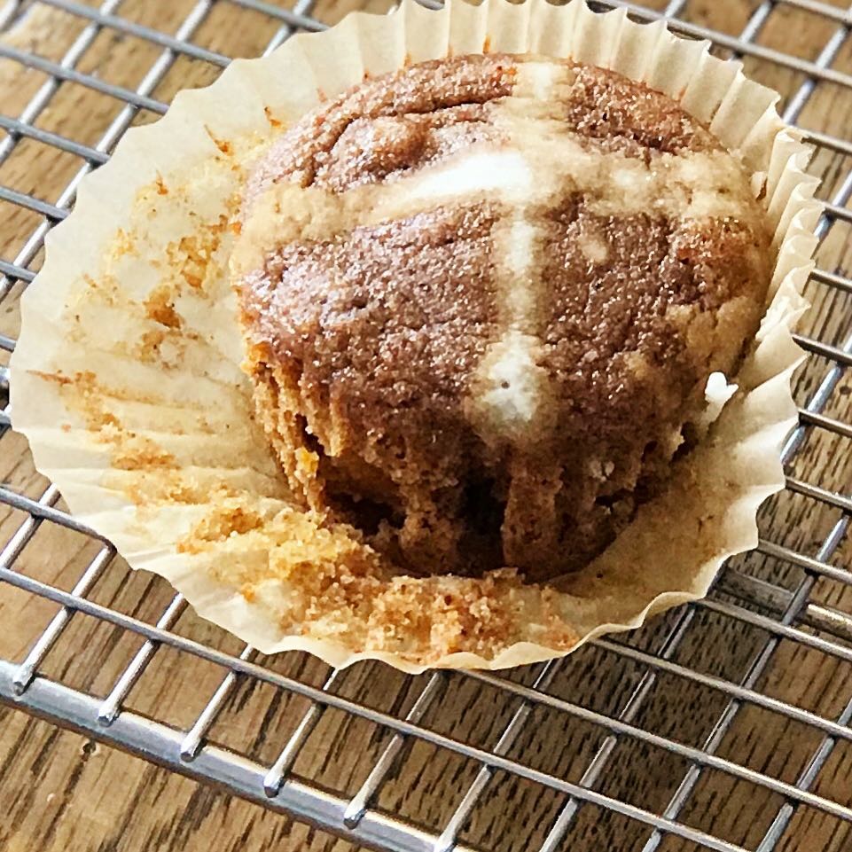 Gluten free paleo hot cross bun muffins