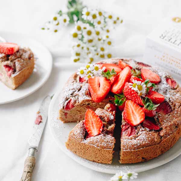 Gluten Free, Paleo and Vegan strawberry vanilla cake
